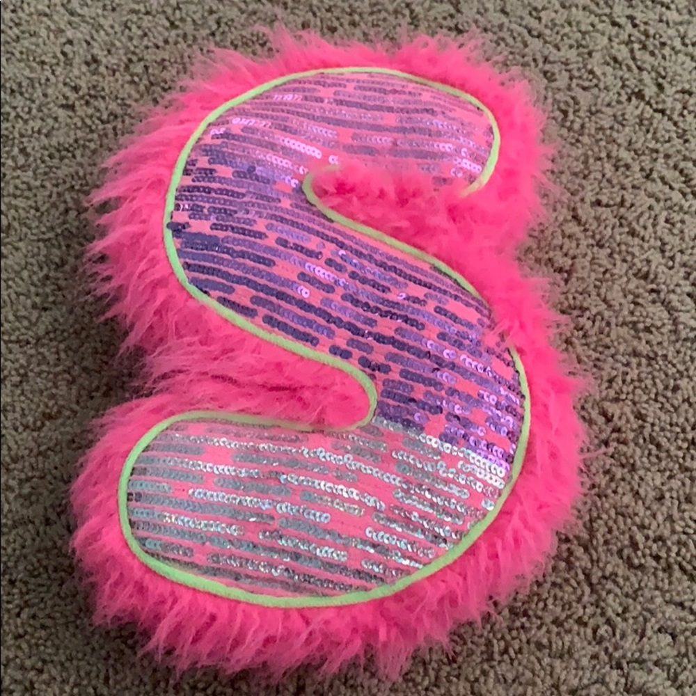 “S” Justice Pillow